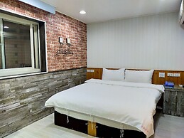 Bin City Hotel