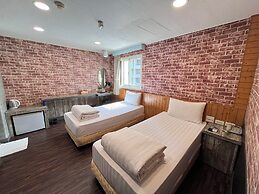 Bin City Hotel