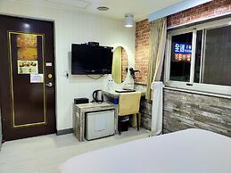Bin City Hotel