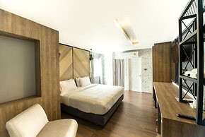 The Circle Hotel