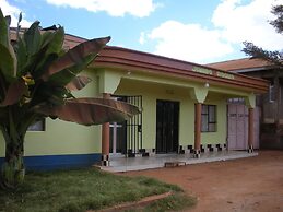 Jambo Rooms-the B&B In Karatu