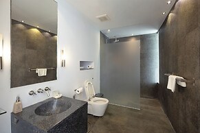 Bluesiam Villa