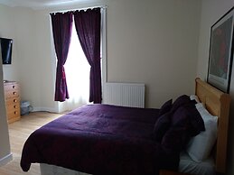 Dee Hotel