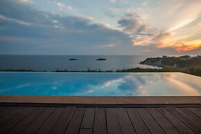 Absolute Villa by Stylish Stays