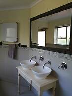 Ibis Place Guest House