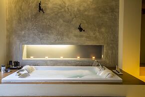 The Anda Mani Khaolak Beachfront Villas