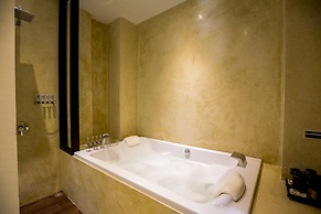 The Anda Mani Khaolak Beachfront Villas
