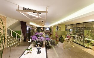 Nun Hotel Lara