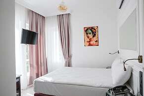 Nun Hotel Lara