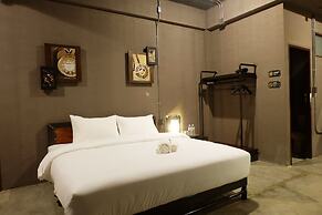 Rider Bedroom Hostel & Cafe