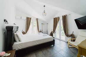 Stellatos House