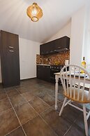 Stellatos House