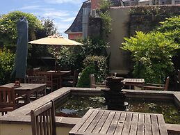 Rose & Crown