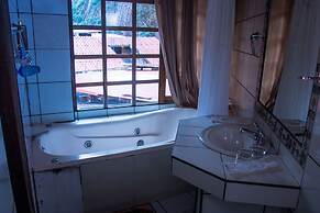 Gringo Bill's Boutique Hotel