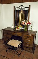Gringo Bill's Boutique Hotel