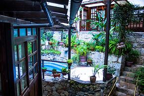 Gringo Bill's Boutique Hotel