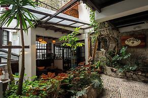 Gringo Bill's Boutique Hotel