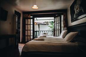 Gringo Bill's Boutique Hotel