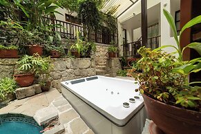 Gringo Bill's Boutique Hotel
