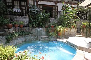 Gringo Bill's Boutique Hotel