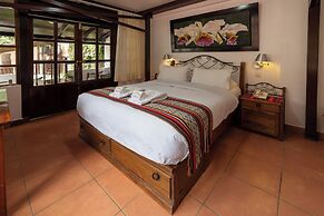 Gringo Bill's Boutique Hotel