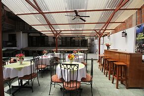Gringo Bill's Boutique Hotel