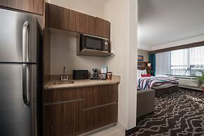 Encore Suites by Service Plus Inns
