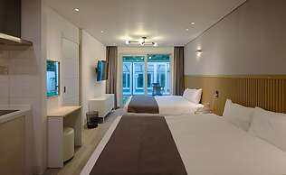 Pool & Villa Sorang