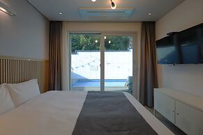 Pool & Villa Sorang