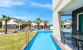 Pool & Villa Sorang