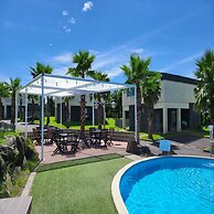 Pool & Villa Sorang