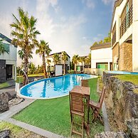 Pool & Villa Sorang