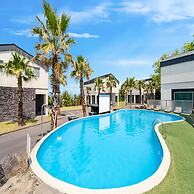 Pool & Villa Sorang