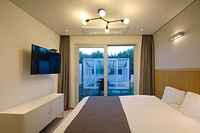 Pool & Villa Sorang