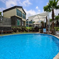 Pool & Villa Sorang