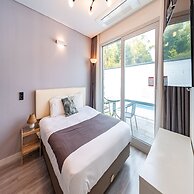 Pool & Villa Sorang