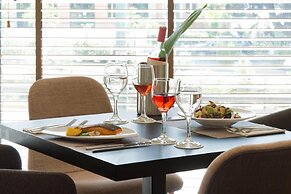 Athens Avenue Hotel