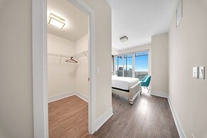 Grand Royal Condos - CN Tower