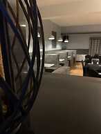 The Davron Hotel