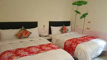 Happy Holiday Hotel