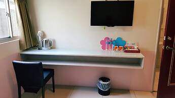 Happy Holiday Hotel