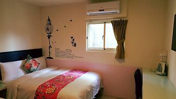 Happy Holiday Hotel