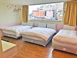 Happy Holiday Hotel