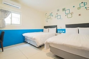 Happy Holiday Hotel