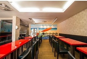 Happy Holiday Hotel