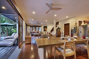 D'Legon Villas