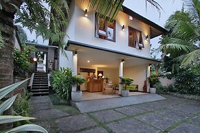 D'Legon Villas