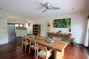 D'Legon Villas