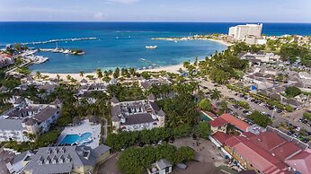 Sandcastles Beach Resort