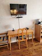 Claymore inn & Suites